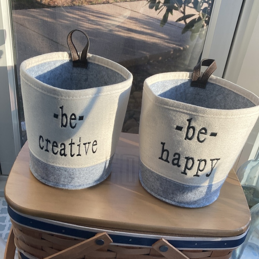 2 Thirty One Felt Hanging Bins in Natural and Whisper Grey - Embroidered - Picture 4 of 4